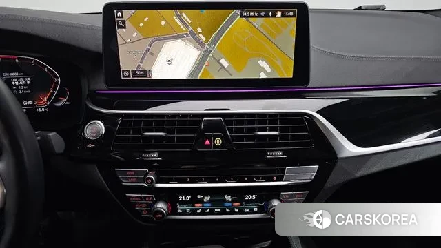 BMW 5 Series (G30) 2022 Белый из Кореи, фото 5