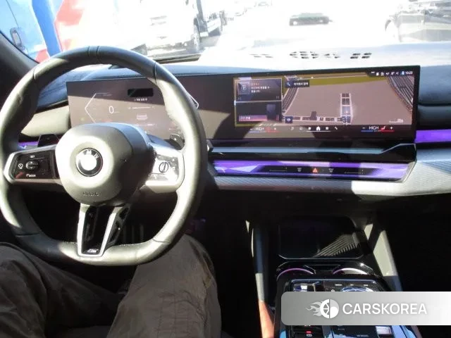 BMW 5 Series (G60) 2024 Белый из Кореи, фото 5