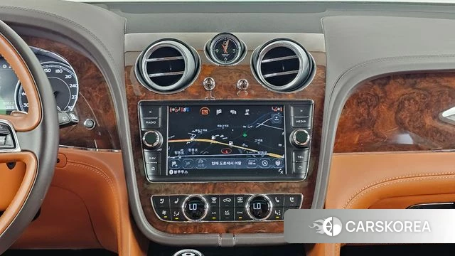 Bentley Bentayga 2018 Жемчужный цвет из Кореи, фото 5