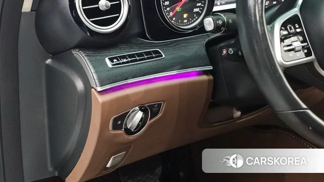 Mercedes-Benz E-Class W213 2019 Белый из Кореи, фото 5