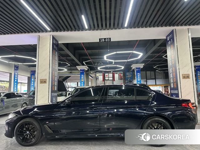 BMW 5 series 2022 Черный из Китая, фото 5