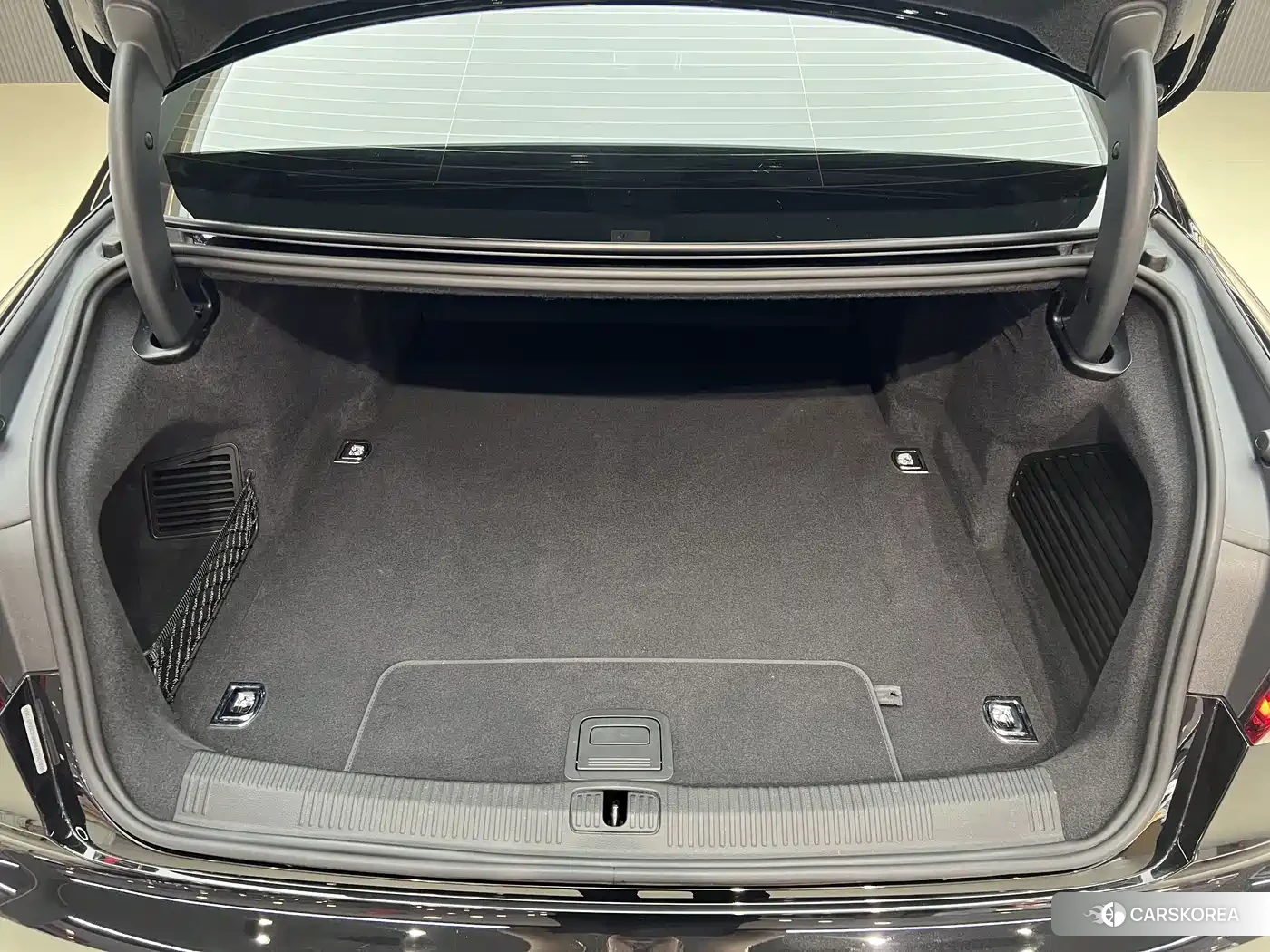 Audi A8 2021 Черный из Китая, фото 5