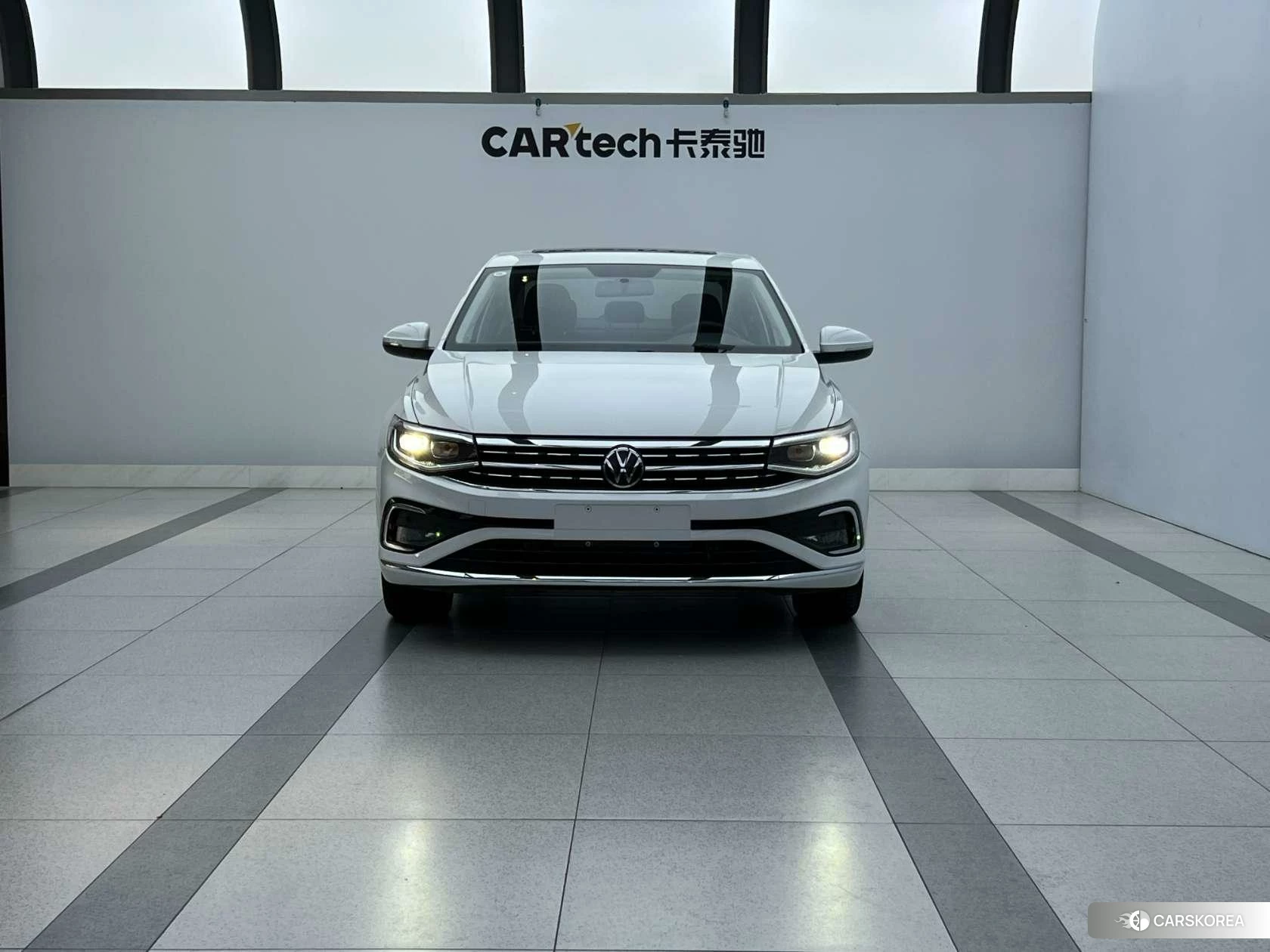 Volkswagen Bora 2022 Белый из Китая, фото 5
