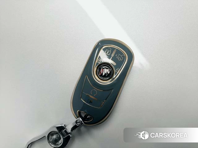 Buick GL8 2022 Белый из Китая, фото 5