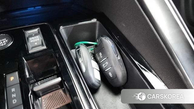 Peugeot 5008 second generation 2024 Белый из Кореи, фото 5