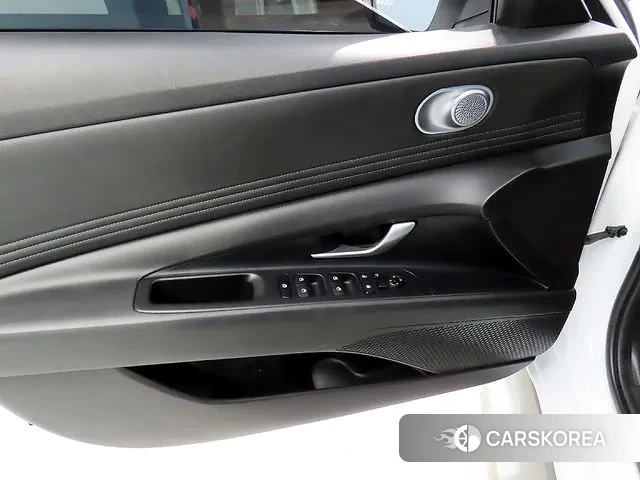 Hyundai Avante Hybrid (CN7) 2022 Белый из Кореи, фото 5