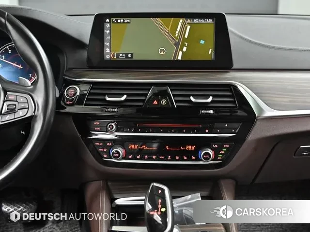 BMW 5 Series (G30) 2018 Небесно-голубой из Кореи, фото 5