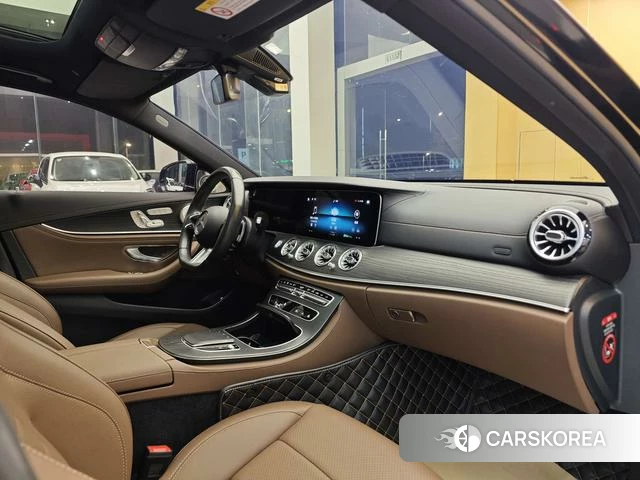 Mercedes-Benz E-class 2023 Черный из Китая, фото 5