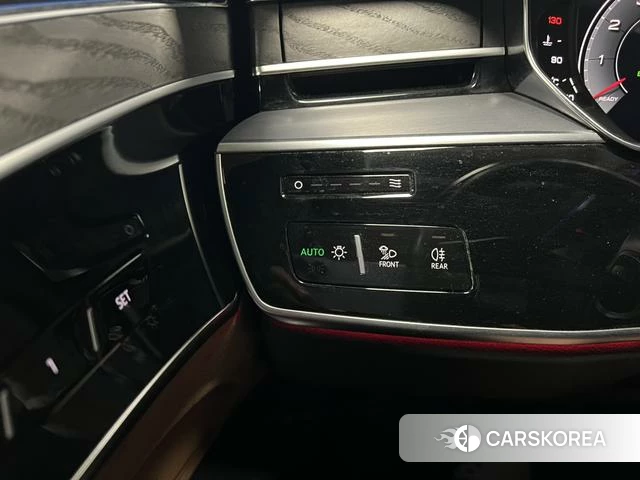 Audi A8 2021 Черный из Китая, фото 5