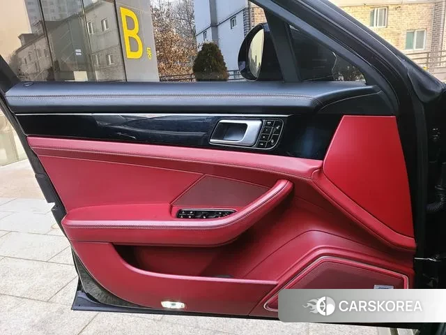 Porsche Panamera (971) 2018 Черный из Кореи, фото 5