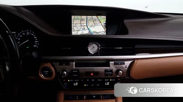 Lexus New ES300h 2018 Серебряный из Кореи, фото 5