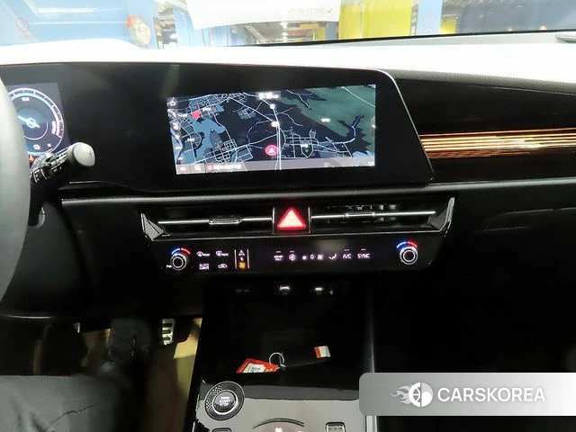 Kia Di Ol Nu Niro 2023 Белый из Кореи, фото 5