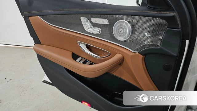 Mercedes-Benz E-Class W213 2020 Белый из Кореи, фото 5