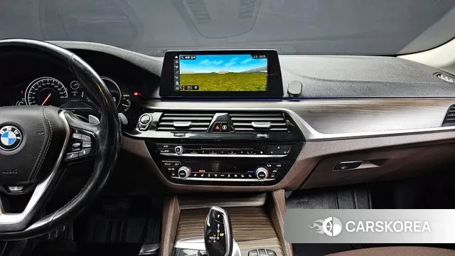 BMW 5 Series (G30) 2018 Серый из Кореи, фото 5