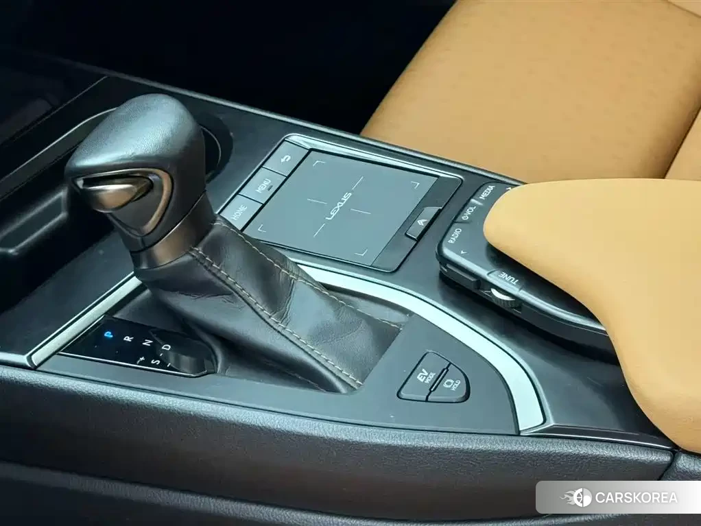 Lexus UX 2022 Белый из Китая, фото 5