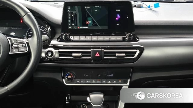 Kia Seltos 2022 Белый из Кореи, фото 5