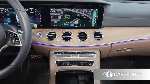 Mercedes-Benz E-Class W213 2022 Белый из Кореи, фото 5