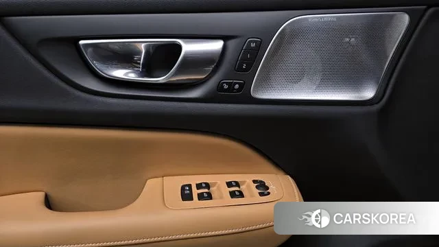 Volvo S60 3rd generation 2023 Черный из Кореи, фото 5