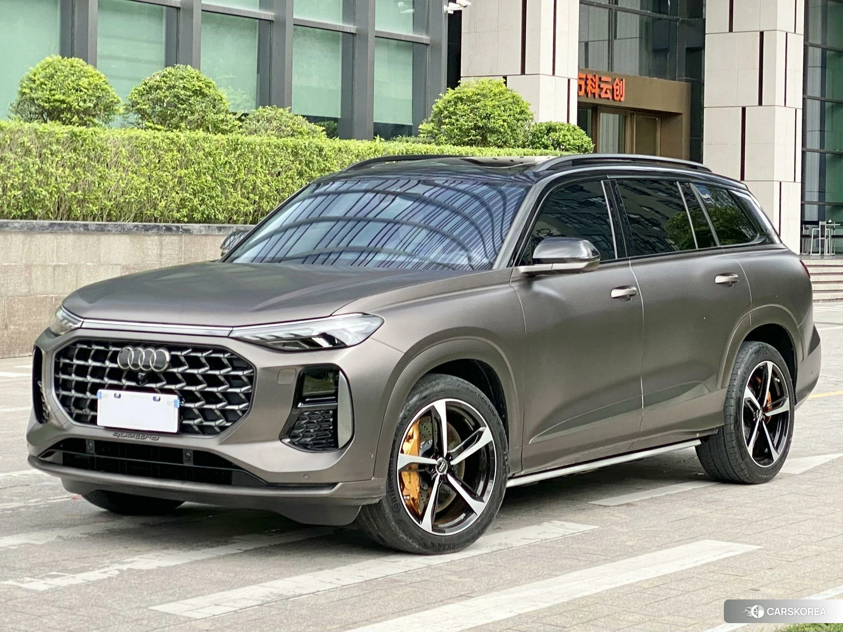 Audi Q6 2022 Коричневый из Китая, фото 5