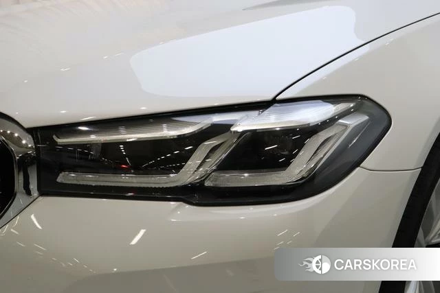 BMW 5 series 2021 Белый из Китая, фото 5