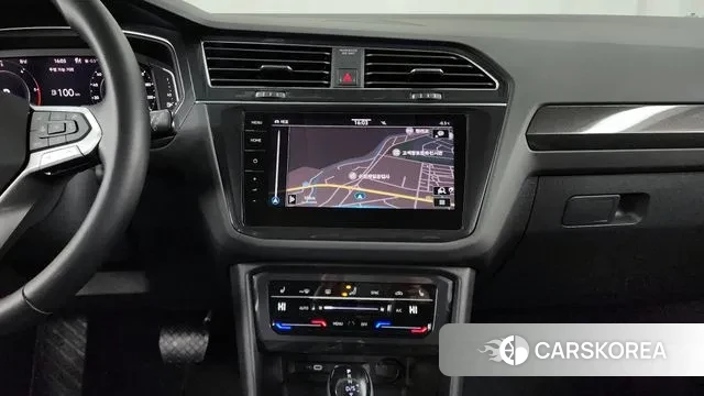 Volkswagen Tiguan second Generation 2022 Белый из Кореи, фото 5