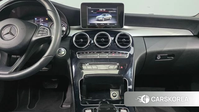 Mercedes-Benz C-Class W205 2018 Белый из Кореи, фото 5
