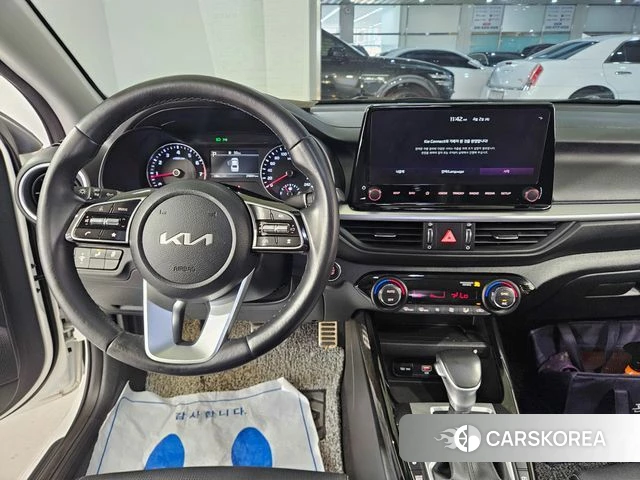 Kia The New K3 2nd generation 2023 Белый из Кореи, фото 5