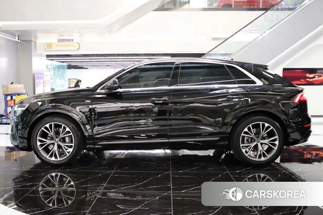 Audi Q8 2021 Черный из Китая, фото 5