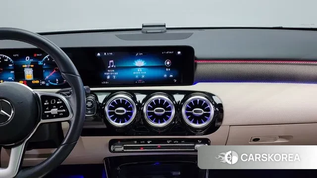 Mercedes-Benz A-Class W177 2021 Белый из Кореи, фото 5