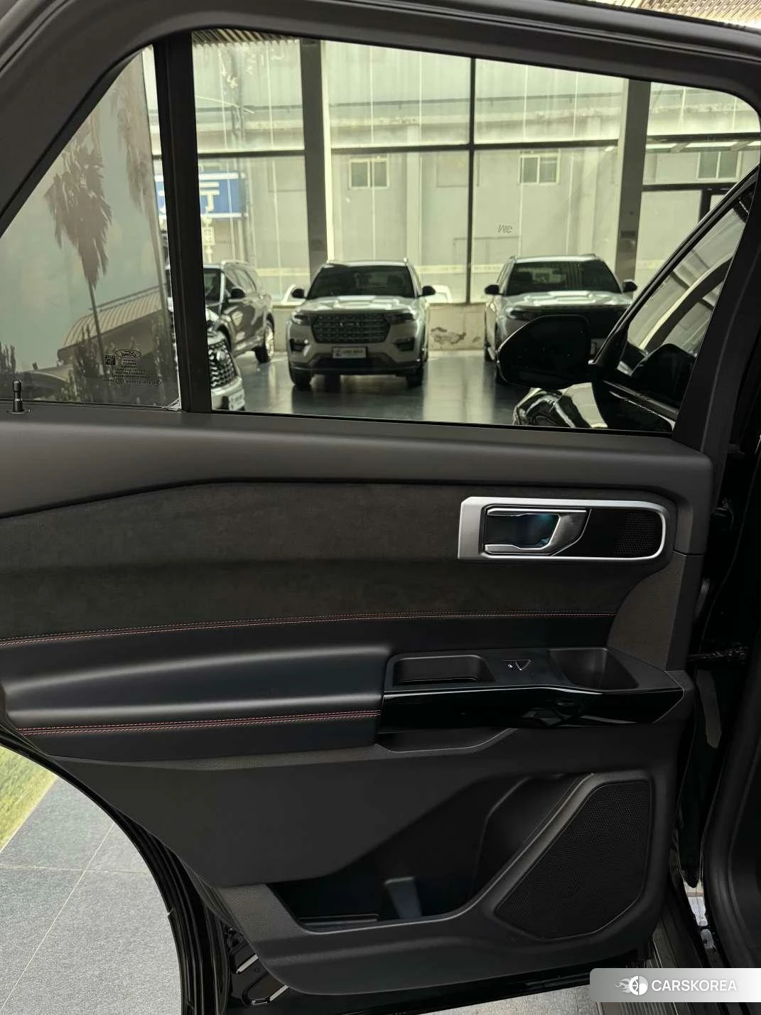 Ford Explorer 2022 Черный из Китая, фото 5