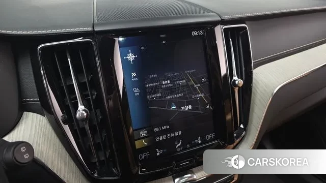 Volvo XC60 second Generation 2020 Белый из Кореи, фото 5