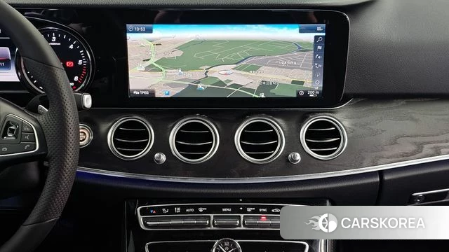 Mercedes-Benz E-Class W213 2018 Белый из Кореи, фото 5