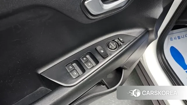 Kia Stonic 2019 Белый из Кореи, фото 5