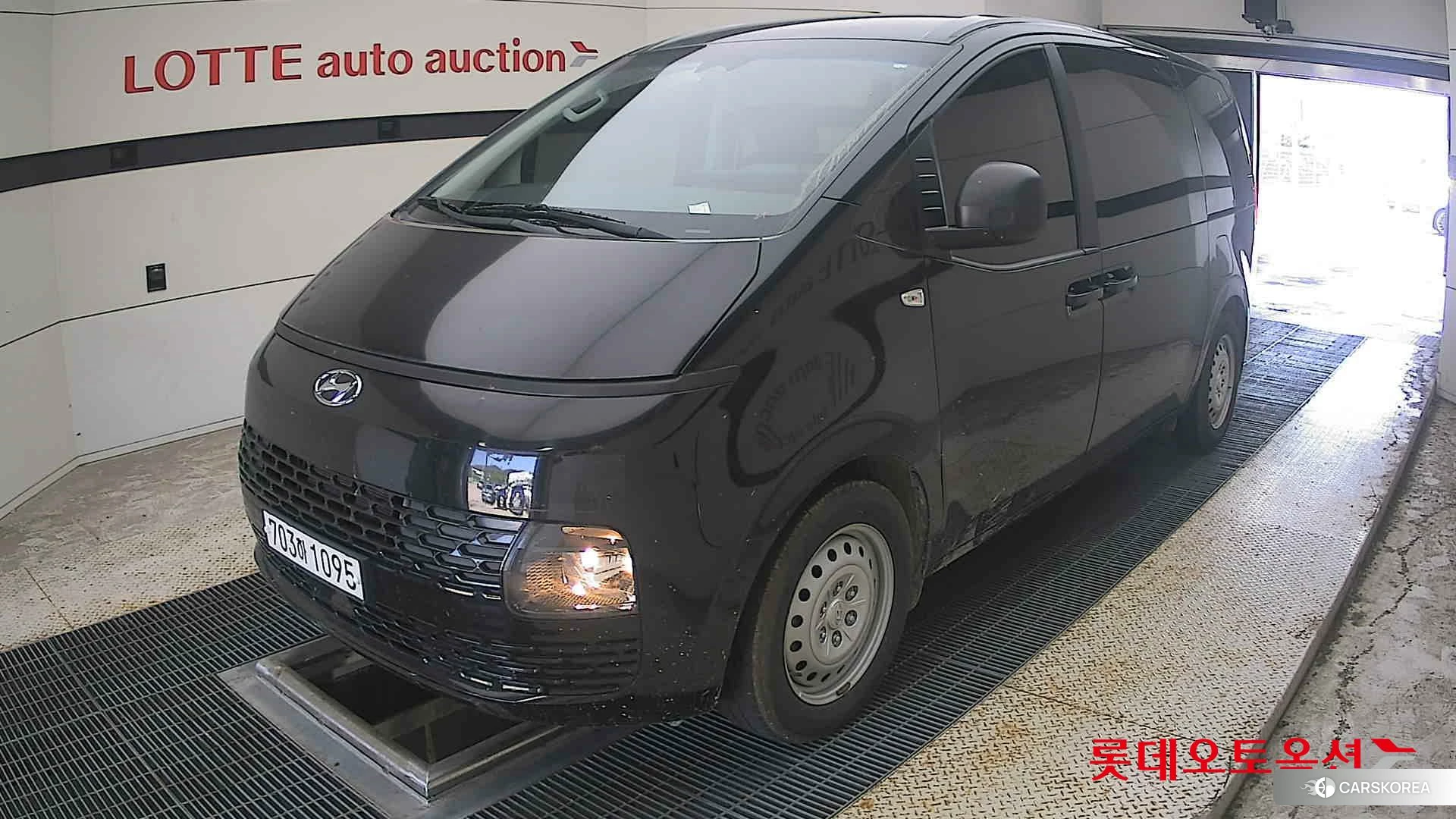 Hyundai Staria 2022 Abyss Black Pearl из Кореи, фото 5