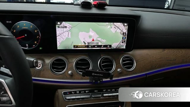 Mercedes-Benz E-Class W213 2022 Белый из Кореи, фото 5