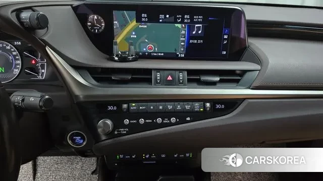 Lexus ES300h 7th generation 2020 Серебристо-серый из Кореи, фото 5
