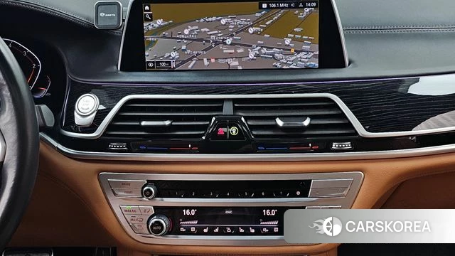BMW 7 Series (G11) 2021 Серебристо-серый из Кореи, фото 5