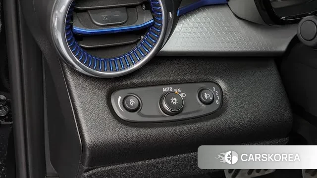 Chevrolet (GM Daewoo) Trax Crossover 2023 Черный из Кореи, фото 5