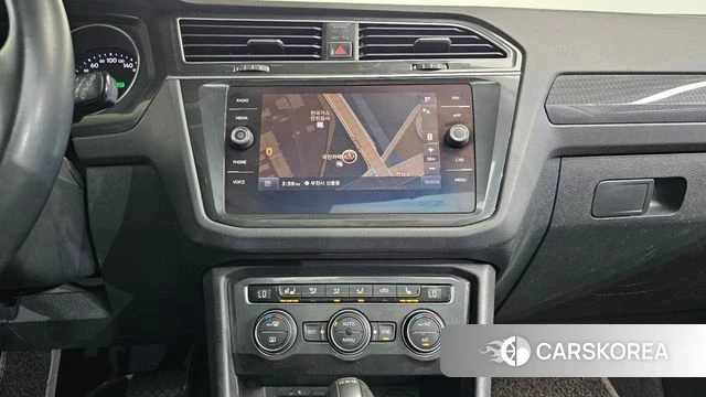 Volkswagen Tiguan second Generation 2018 Серебряный из Кореи, фото 5