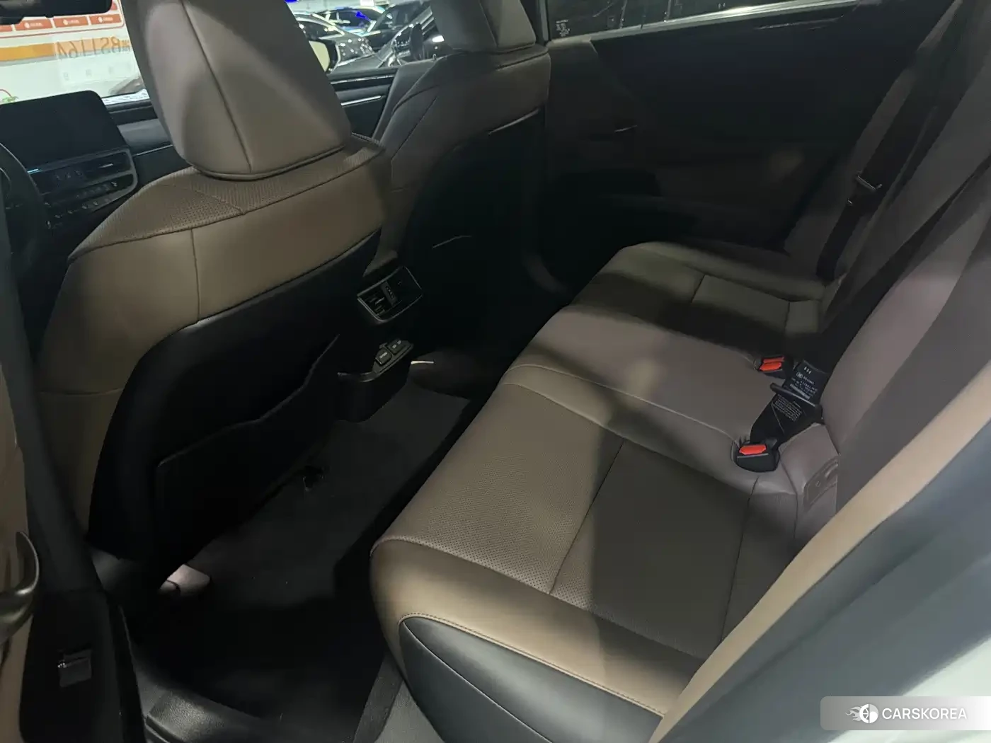 Lexus ES 2023 Белый из Китая, фото 5