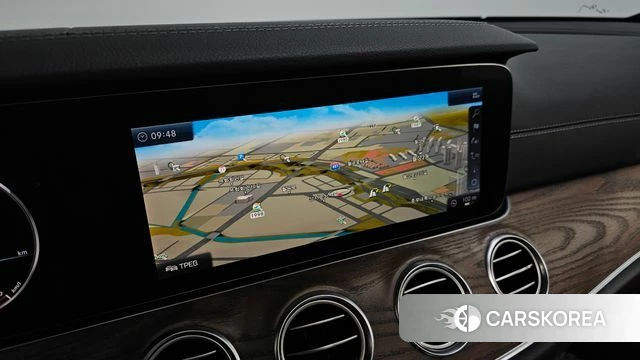 Mercedes-Benz E-Class W213 2018 Серебряный из Кореи, фото 5