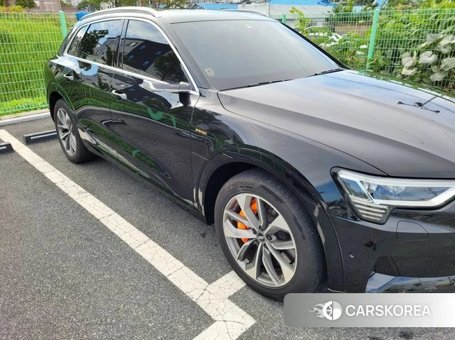 Audi e-Tron 2020 Черный из Кореи, фото 5