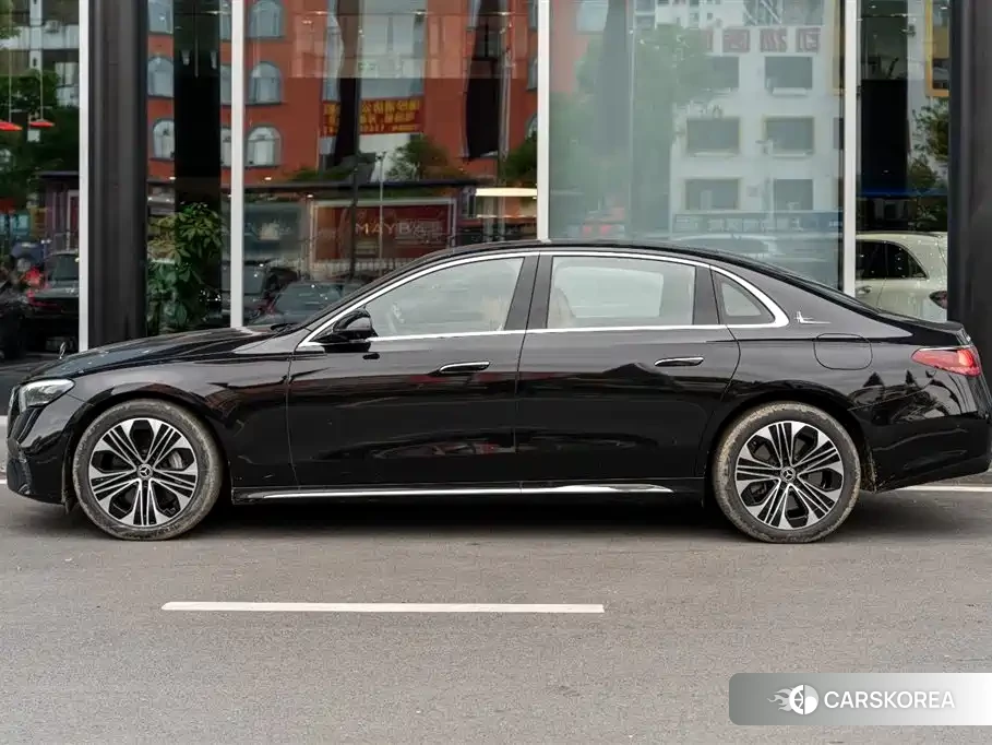 Mercedes-Benz E-Class 2025 Черный из Китая, фото 5