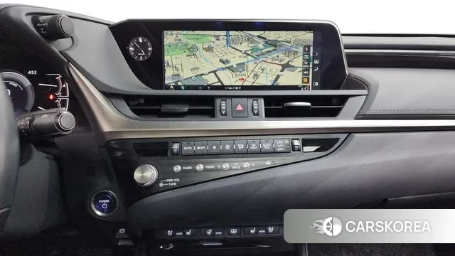 Lexus ES300h 7th generation 2021 Серебряный из Кореи, фото 5