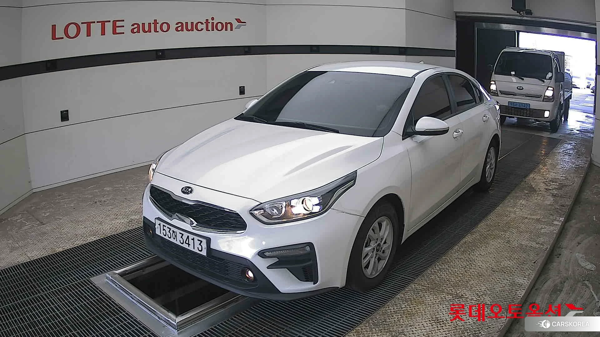 Kia K3 2021 Snow White Pearl из Кореи, фото 5