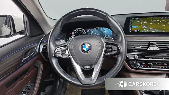 BMW 5 Series (G30) 2018 Белый из Кореи, фото 5