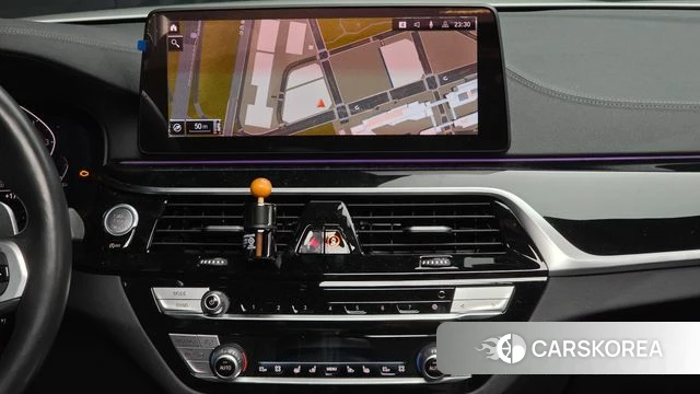 BMW 5 Series (G30) 2022 Белый из Кореи, фото 5