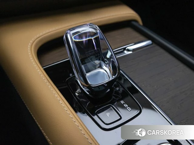 Volvo V90 Cross-Country 2023 Серебристо-серый из Кореи, фото 5
