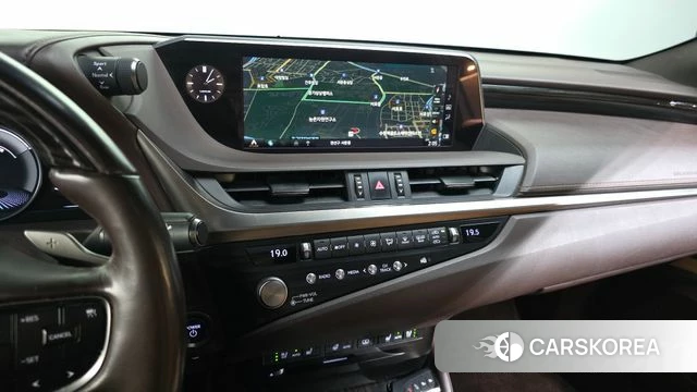 Lexus ES300h 7th generation 2020 Белый из Кореи, фото 5