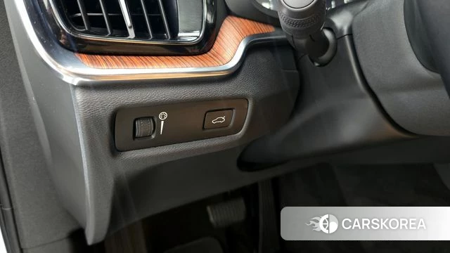 Volvo V60 Cross-Country 2nd Generation 2021 Белый из Кореи, фото 5